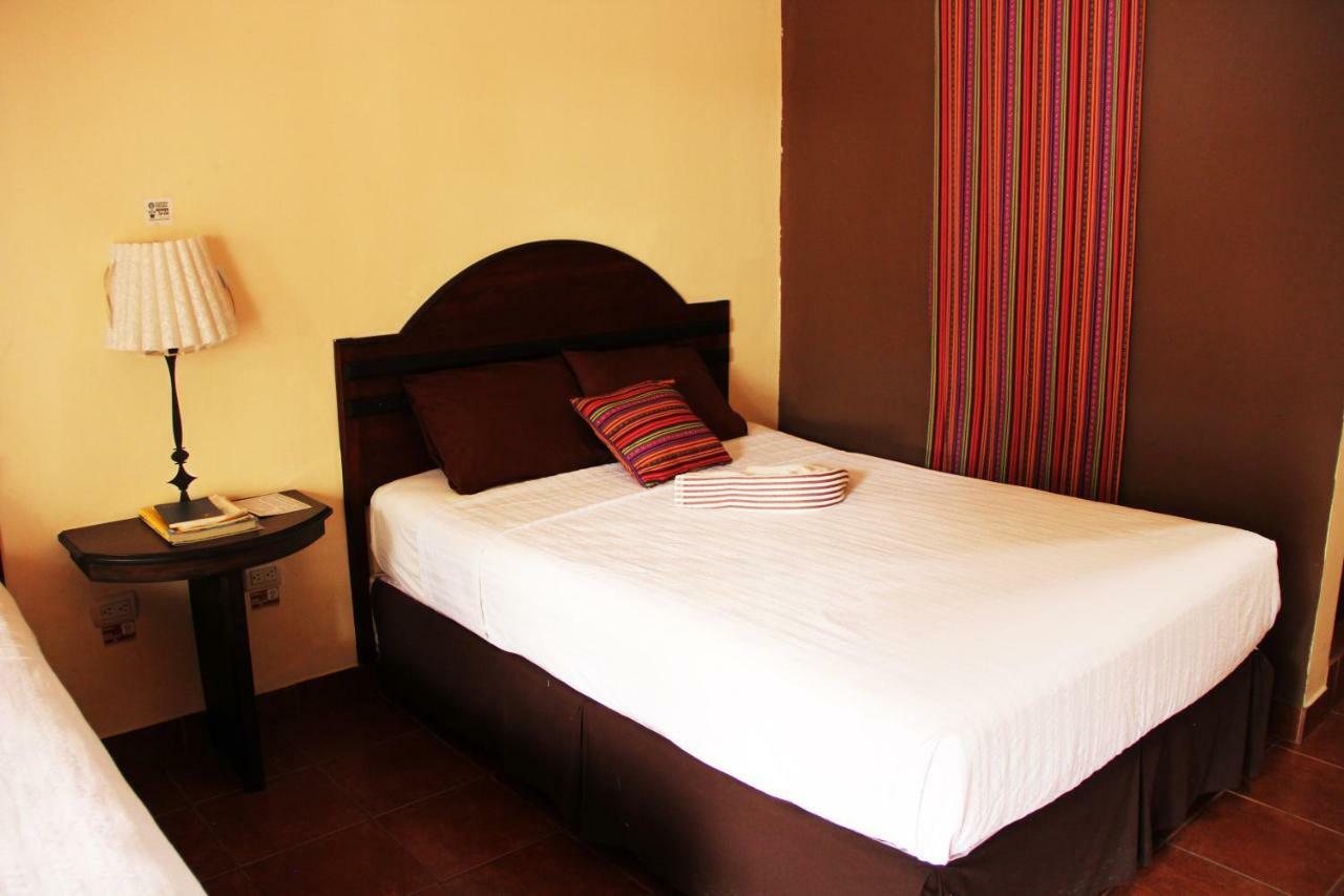 Casa Bourbon Hotel Retalhuleu Kültér fotó